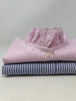 CAMICIA CARLOTTA COLLO DOPPIA MAXI ROUCHES RIGA BIANCA/BLU