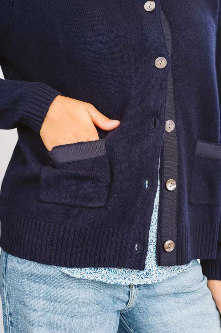 CARDIGAN "ALE" GIROCOLLO TASCHINE APPLICATE