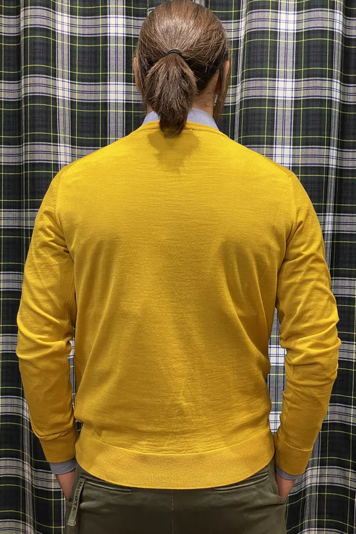 MAGLIONE A V MERINOS EXTRAFINE GIALLO