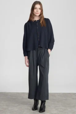 OUTSIDE PANTS BEATRIZ FUREST PANTALONI "OUTSIDE" CROPPED PINCES NAVY BLU