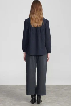 OUTSIDE PANTS BEATRIZ FUREST PANTALONI "OUTSIDE" CROPPED PINCES NAVY BLU