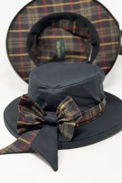OXFORD BLU ENGLAND CAPPELLO CERATO IMPERMEABILE CON FIOCCO TARTAN BLU