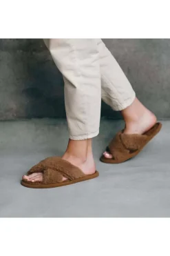 PANTOFOLE PELOUCHE SLIPPERS